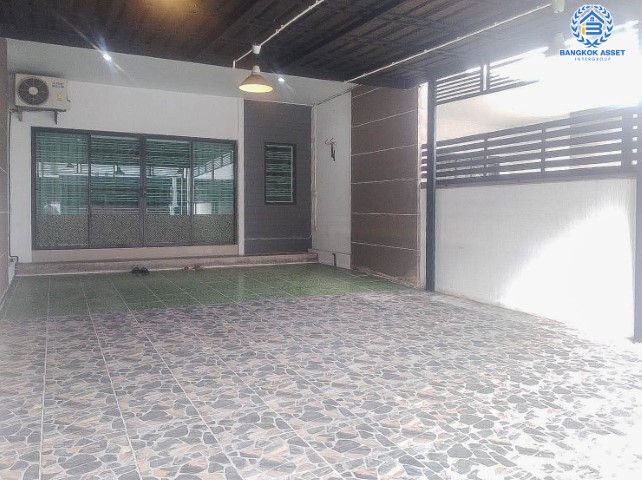 *****ทาวน์เฮ้าส์มือสองย่านปทุมธานี ม.ลิฟวิ่ง เรสซิเดนซ์ รังสิต-ราชพฤกษ์ เนื้อที่ 27.5 ตร.ว. ฟังก์ชัน 4 ห้องนอน 3 ห้องน้ำ 4 ที่จอดรถ แถมฟรี! 4 เครื่องปรับอากาศ 2 เครื่องทำน้ำอุ่น และอื่นๆ ใกล้รถไฟฟ้าสายสีแดง "สถานีรังสิต", มหาวิทยาลัยรังสิต และทางด่วน "บางพูน"